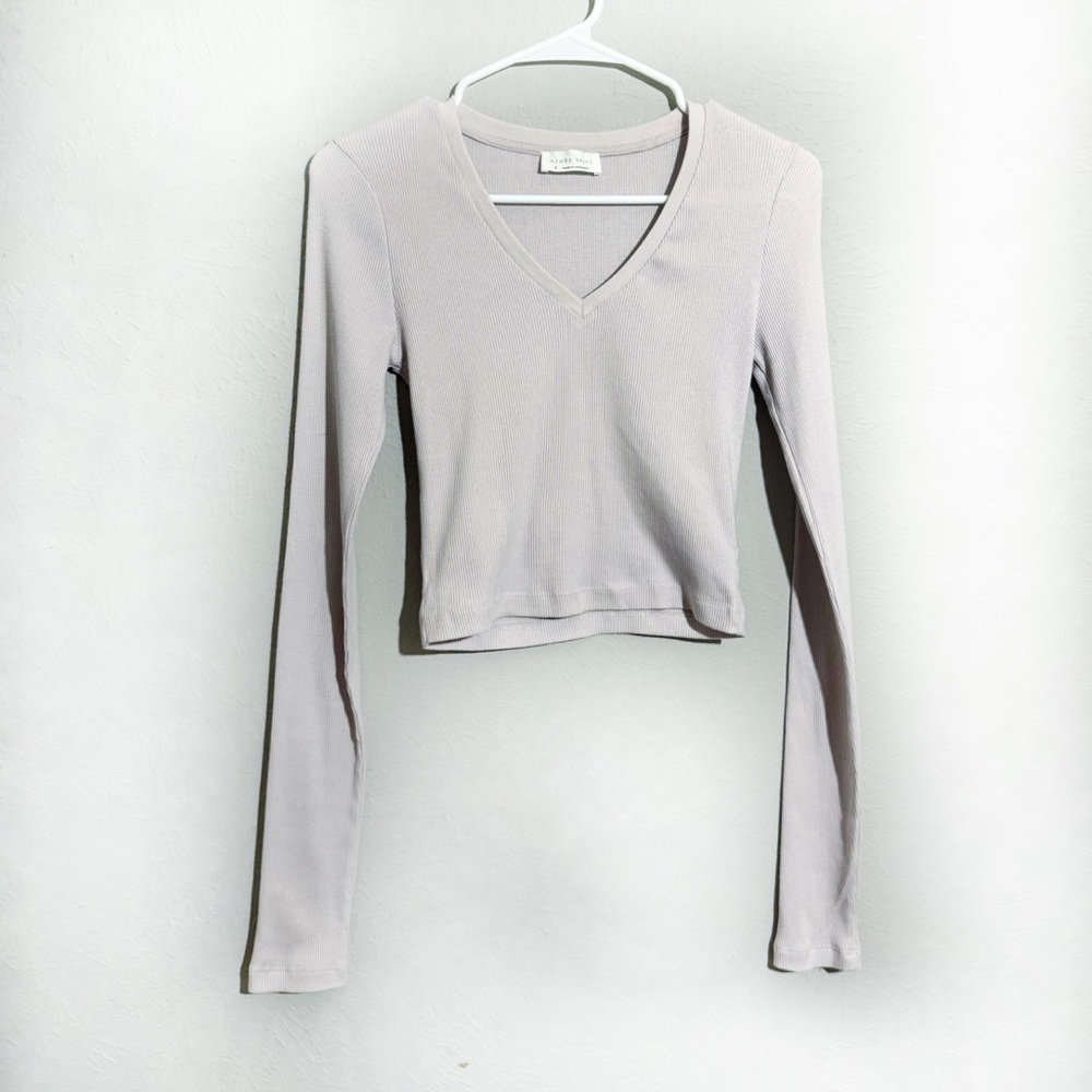 Aritzia Azure Skies Ribbed V-Neck Long Sleeve Layering 100% Cotton Fitted Top